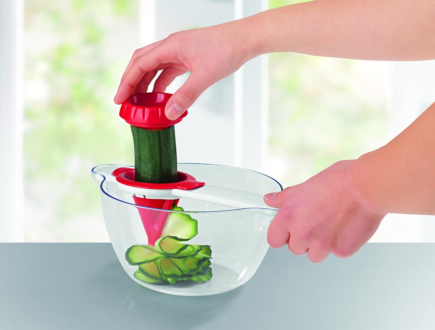 GOURMETmaxx 06552 Spiralschneider mit Salatschüssel rot/weiß — Ansicht 4