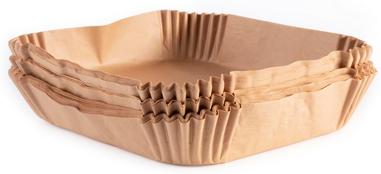 GOURMETmaxx quadratisches Backpapier für Heißluftfritteuse 5 bis 8 Liter | Backpapierschalen antihaftbeschichtet & ölbeständig | Airfryer Backpapier – flexible Form | 100 Stück – 23 x 23 x 4,5 cm — Ansicht 3